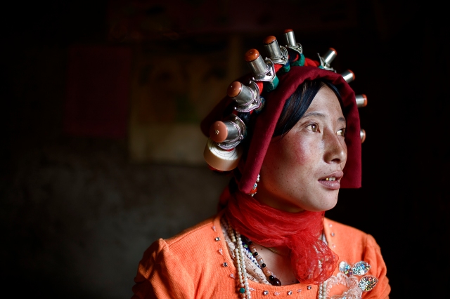 Pretty Woman, Kham, Tibet, 2007 (photo © Camille Seaman)