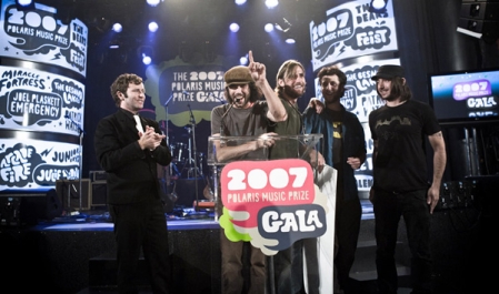 Patrick Watson and his band accepting the Polaris Music Prize in 2007 (photo by Dustin Rabin Photography)