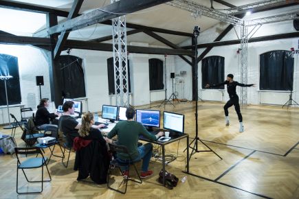 A dancer in the motion capture studio for "Das Totale Tanz Theater" (© Interactive Media Foundation)