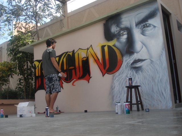 Nasca Uno painting a commissioned piece in 2008 at the Regents Hotel in Trujillo, Peru (photo courtesy of Nasca Uno)