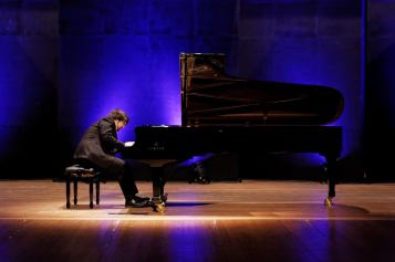 Richard-Hamelin performing in 2016 (photo courtesy of Charles Richard-Hamelin)